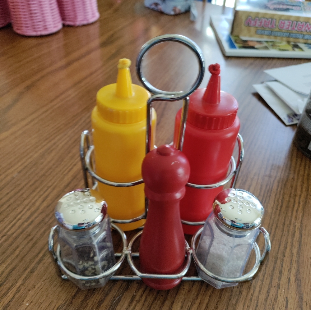 Melissa & Doug Ketchup Mustard Salt Pepper